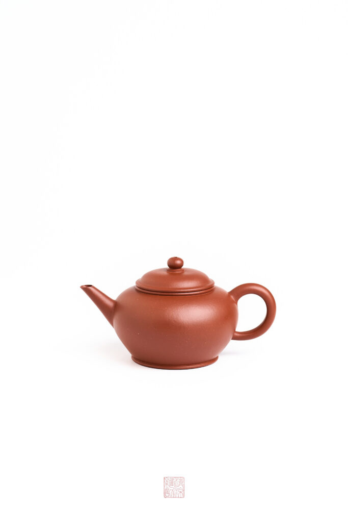 Yixing teapot shuiping 140ml in raw Xiaomeiyao zhuni, full handmade, front view