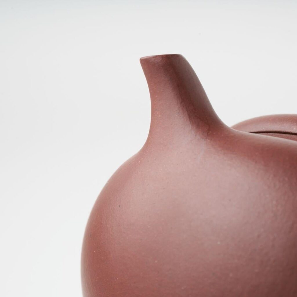 A Yixing teapot spout with a weaker joint, where the angle and the joining curves are not well resolved
